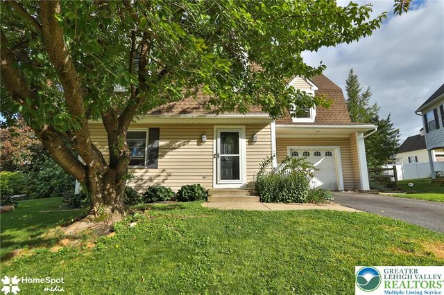 1862 Falcon Drive, Bethlehem City, PA 18017