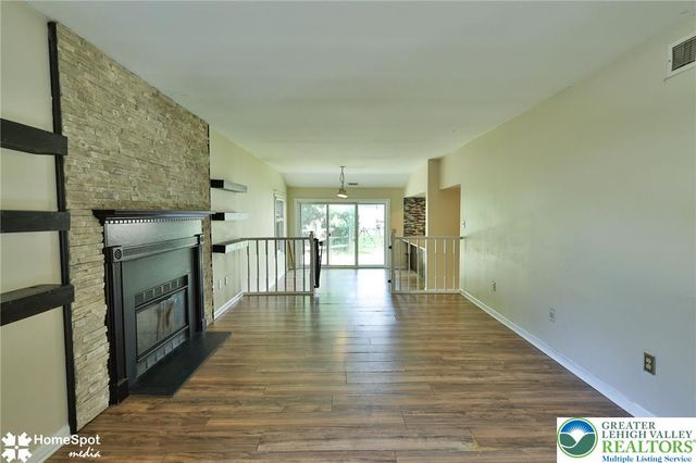 1862 Falcon Drive, Bethlehem City, PA 18017