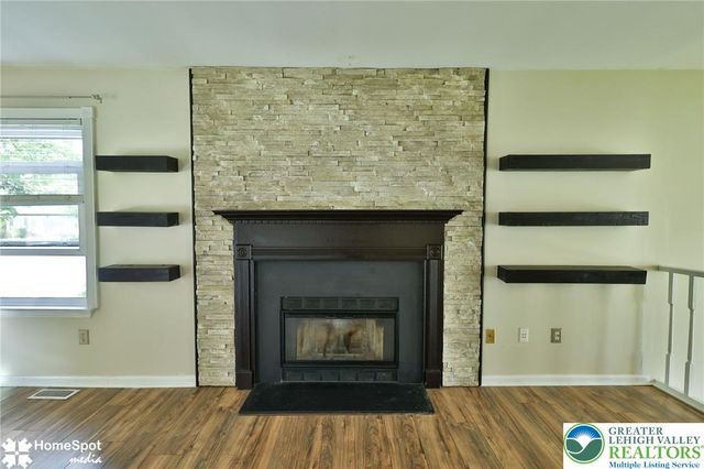 1862 Falcon Drive, Bethlehem City, PA 18017