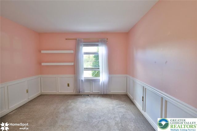 1862 Falcon Drive, Bethlehem City, PA 18017