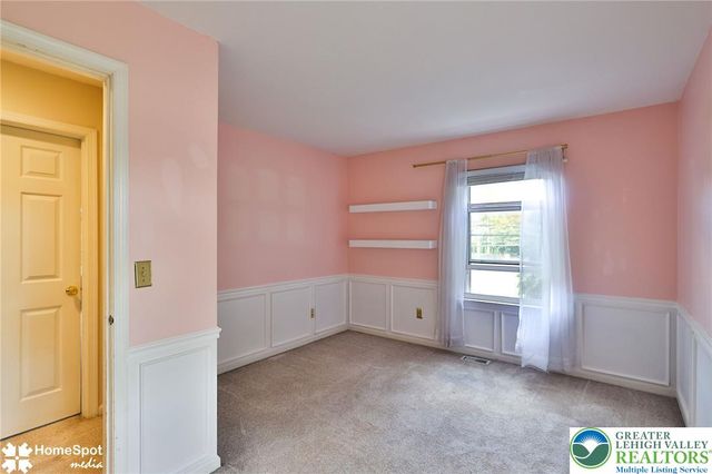 1862 Falcon Drive, Bethlehem City, PA 18017
