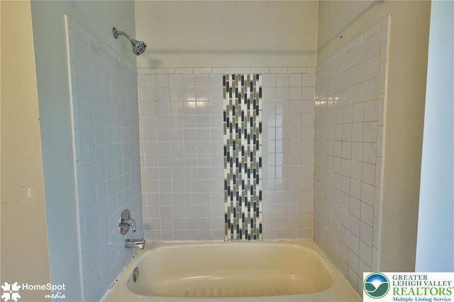 1862 Falcon Drive, Bethlehem City, PA 18017