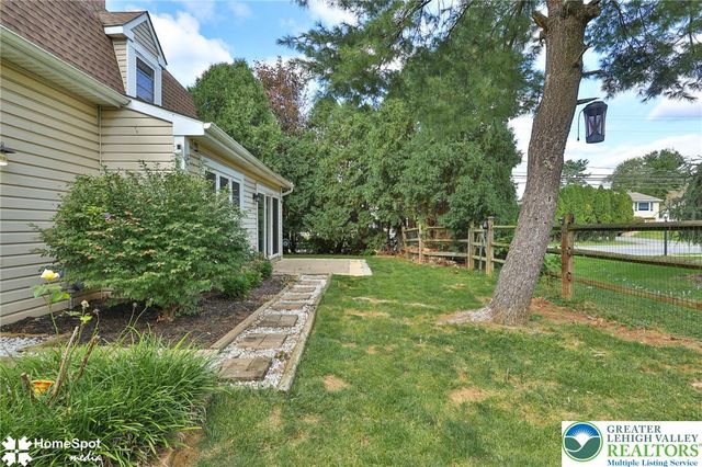 1862 Falcon Drive, Bethlehem City, PA 18017