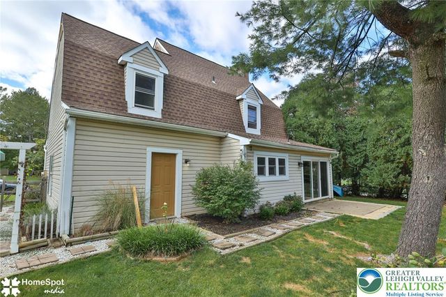1862 Falcon Drive, Bethlehem City, PA 18017