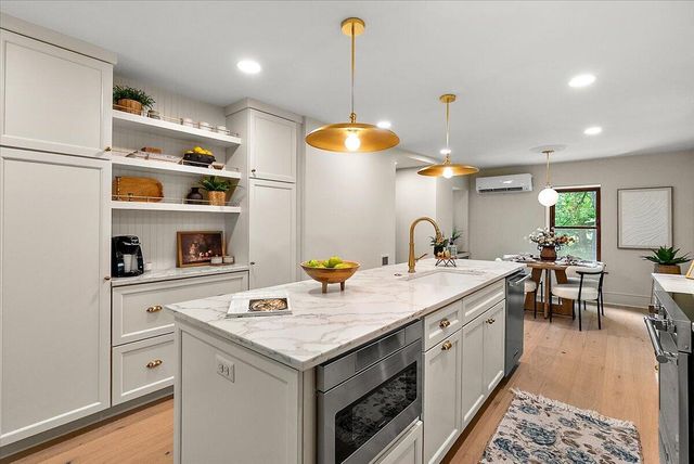1575 Earhart Road, Ann Arbor Twp, MI 48105
