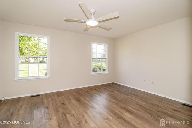 8 Benjamin Franklin Drive, Monroe, NJ 08831