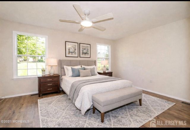 8 Benjamin Franklin Drive, Monroe, NJ 08831