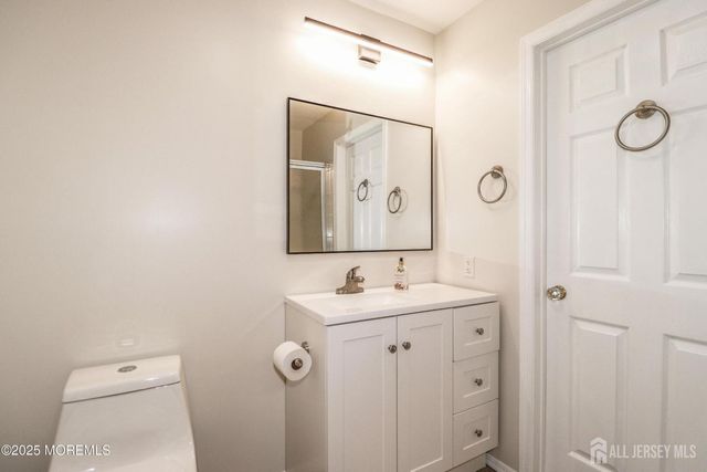 8 Benjamin Franklin Drive, Monroe, NJ 08831