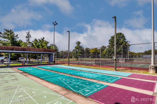 8 Benjamin Franklin Drive, Monroe, NJ 08831