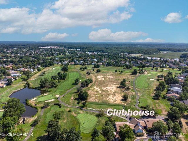 8 Benjamin Franklin Drive, Monroe, NJ 08831