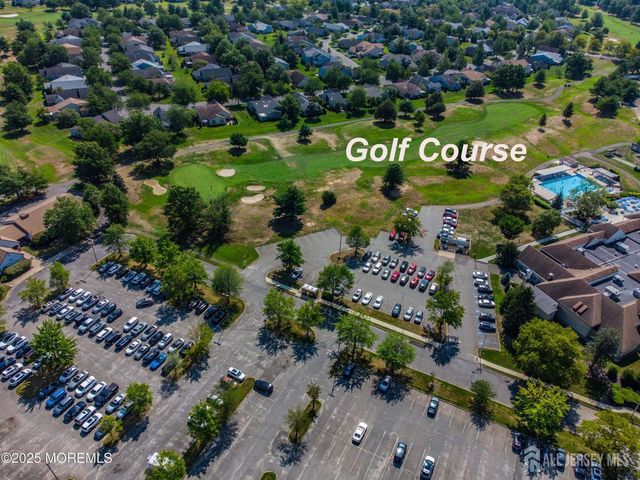 8 Benjamin Franklin Drive, Monroe, NJ 08831