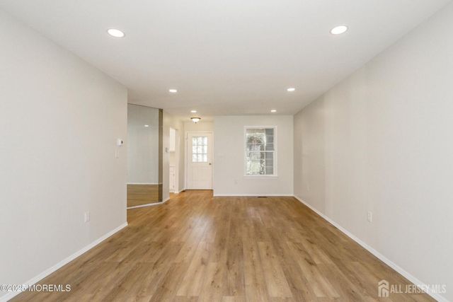 8 Benjamin Franklin Drive, Monroe, NJ 08831