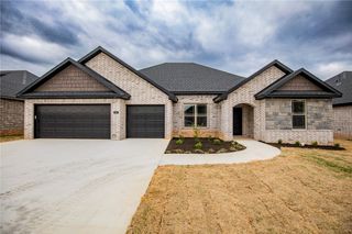 304 Doral Drive, Cave Springs, AR 72718