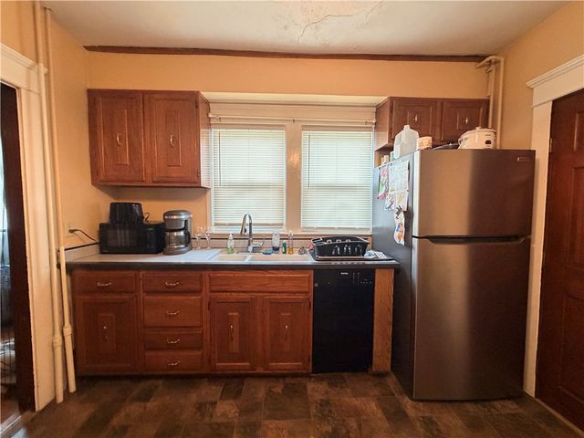 10 Russell Avenue, Newport, RI 02840