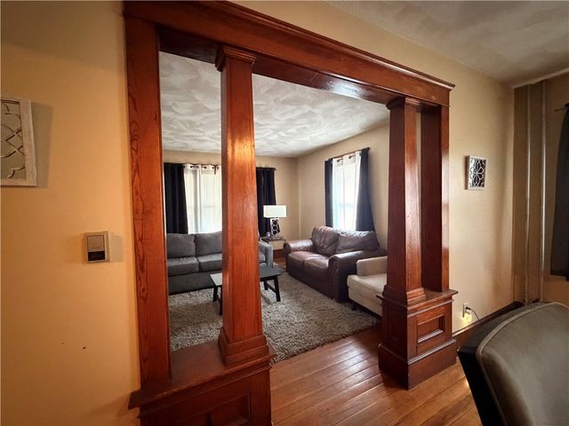 10 Russell Avenue, Newport, RI 02840