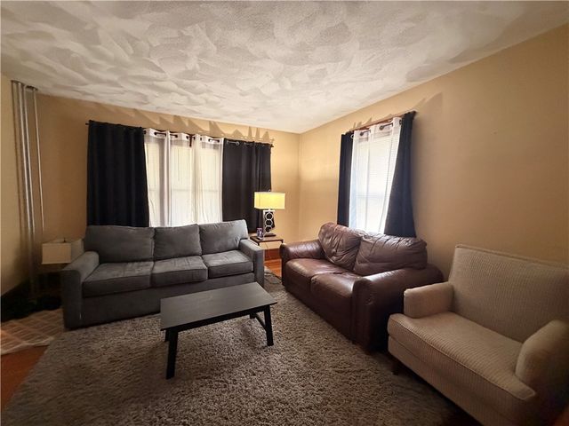 10 Russell Avenue, Newport, RI 02840