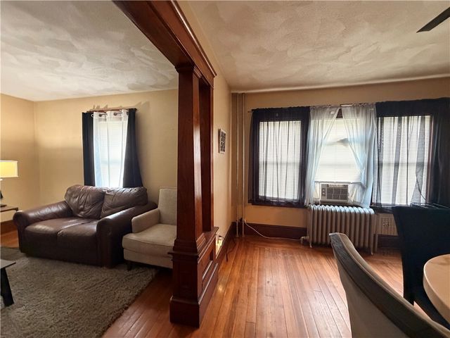10 Russell Avenue, Newport, RI 02840