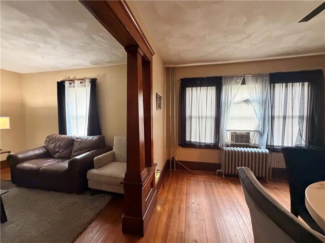 10 Russell Avenue, Newport, RI 02840