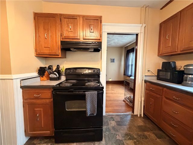 10 Russell Avenue, Newport, RI 02840