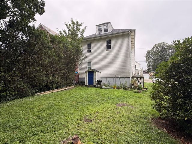 10 Russell Avenue, Newport, RI 02840