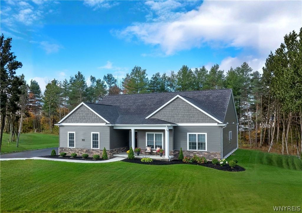 5136 Thompson Road, Clarence, NY 14031