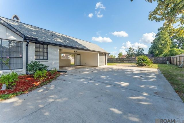 12214 Lake Ladare Ave, Baton Rouge, LA 70816