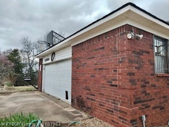 2625 Burnville Road, Greenwood, AR 72936