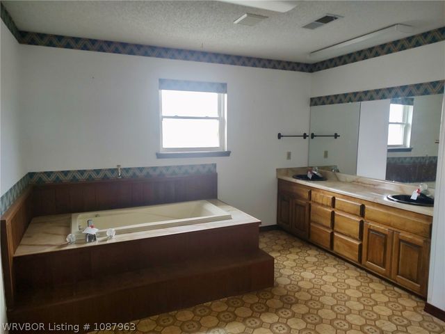 2625 Burnville Road, Greenwood, AR 72936