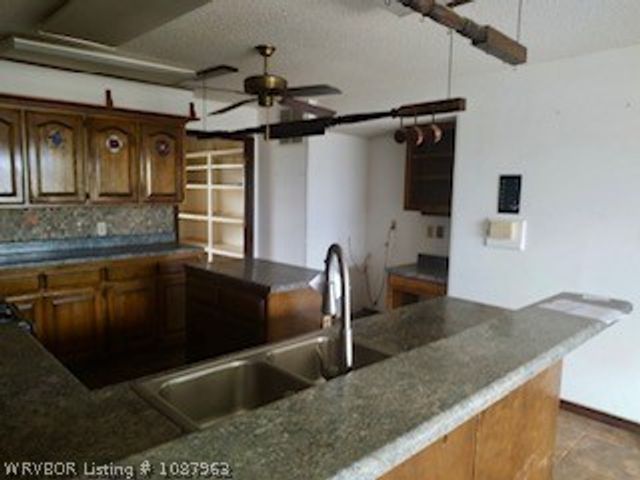 2625 Burnville Road, Greenwood, AR 72936