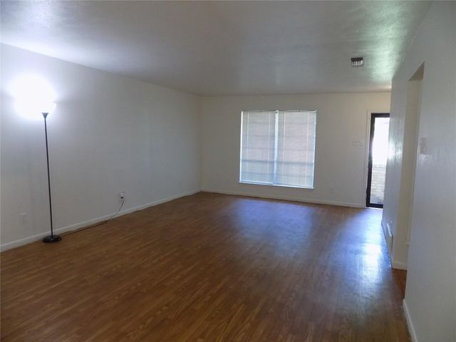 1763 Meadow Crest Lane, Duncanville, TX 75137