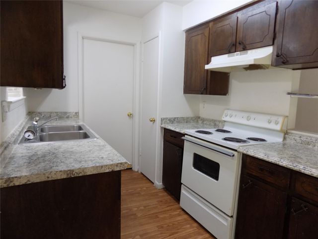 1763 Meadow Crest Lane, Duncanville, TX 75137