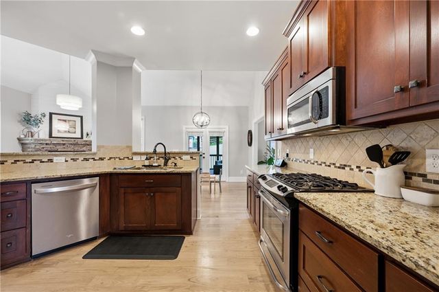 410 Kings Point Drive, Canton, GA 30115