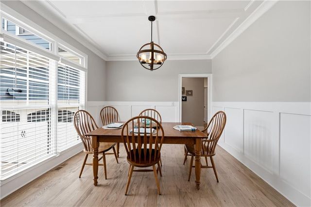 410 Kings Point Drive, Canton, GA 30115