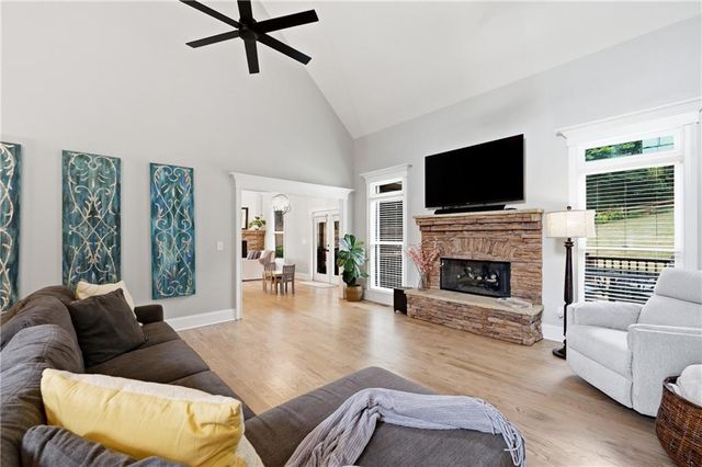 410 Kings Point Drive, Canton, GA 30115