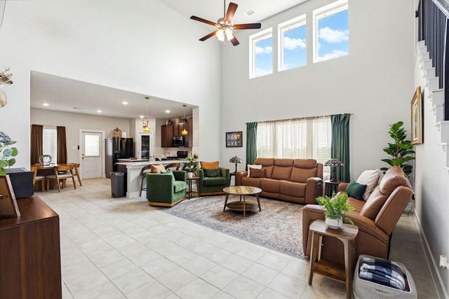 601 Plateau ST, Maxwell, TX 78656