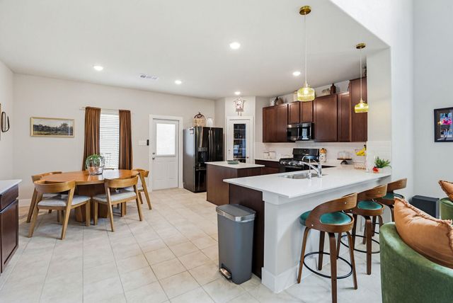 601 Plateau ST, Maxwell, TX 78656