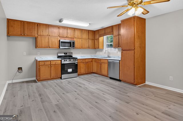 128 Cedar Ridge Road, Locust Grove, GA 30248