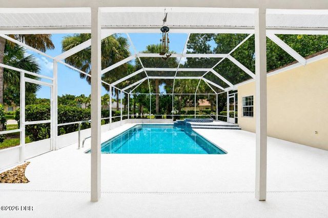 3 Fairfax Court, Palm Coast, FL 32164