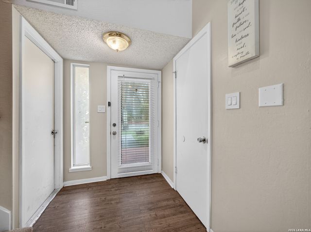 8517 Echo Creek Lane, San Antonio, TX 78240