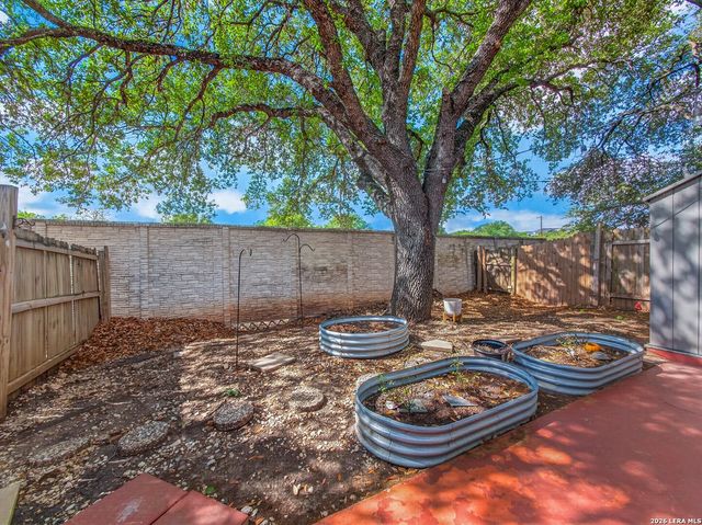 8517 Echo Creek Lane, San Antonio, TX 78240