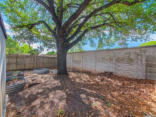 8517 Echo Creek Lane, San Antonio, TX 78240