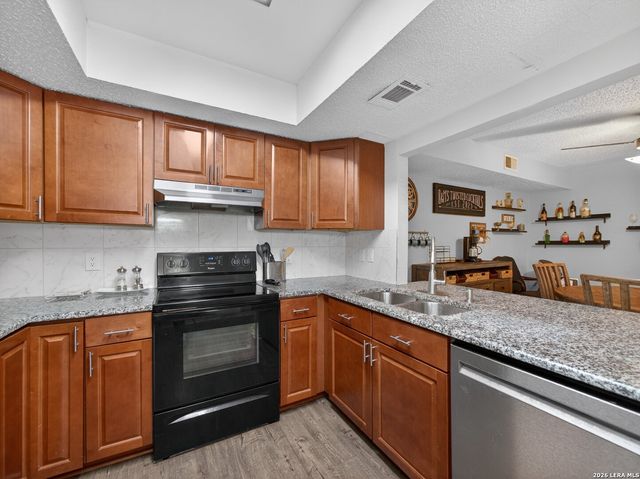 8517 Echo Creek Lane, San Antonio, TX 78240