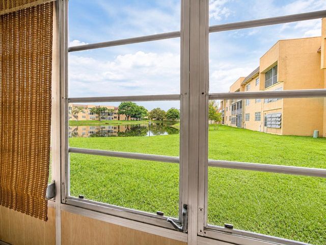 5901 NW 61st Avenue 105, Tamarac, FL 33319