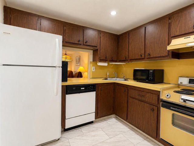 5901 NW 61st Avenue 105, Tamarac, FL 33319