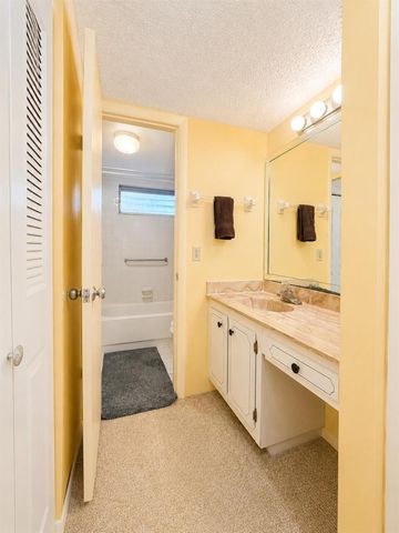 5901 NW 61st Avenue 105, Tamarac, FL 33319