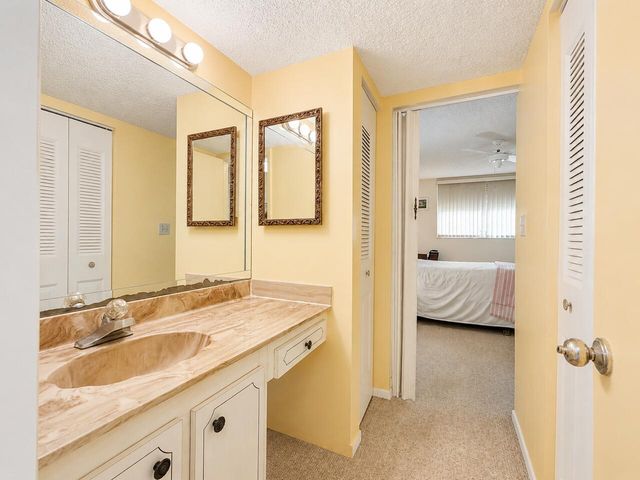 5901 NW 61st Avenue 105, Tamarac, FL 33319