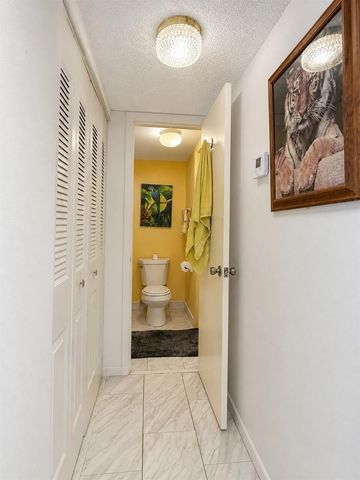 5901 NW 61st Avenue 105, Tamarac, FL 33319