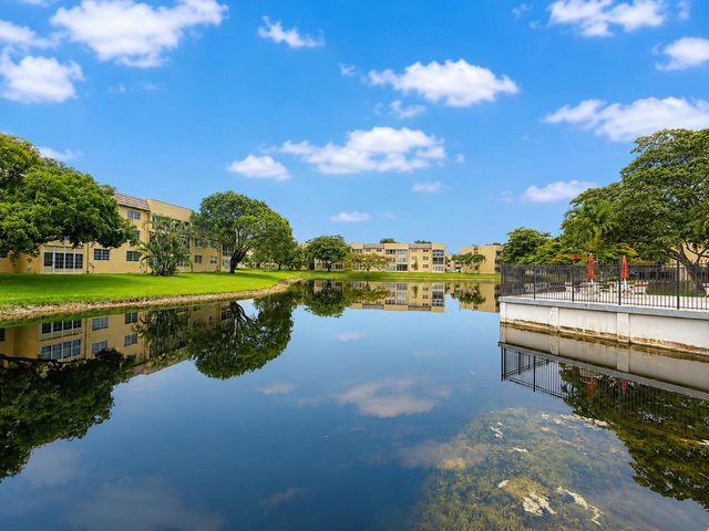 5901 NW 61st Avenue 105, Tamarac, FL 33319