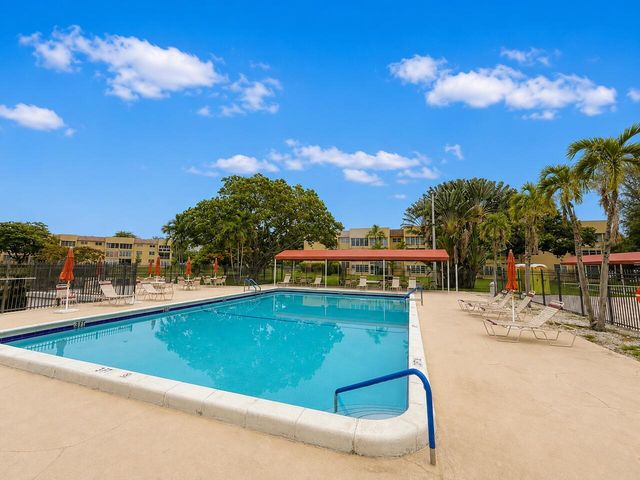 5901 NW 61st Avenue 105, Tamarac, FL 33319