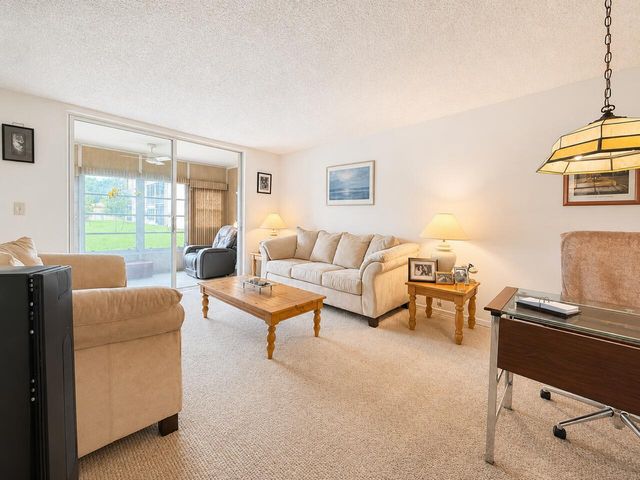 5901 NW 61st Avenue 105, Tamarac, FL 33319
